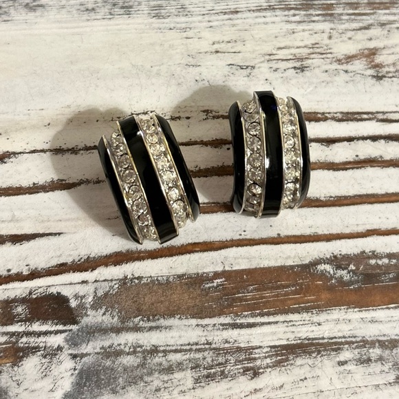 Donald Stannard VTG Black Gold Half Hoop Earrings Clip On Enamel Rhinestone - Picture 1 of 12